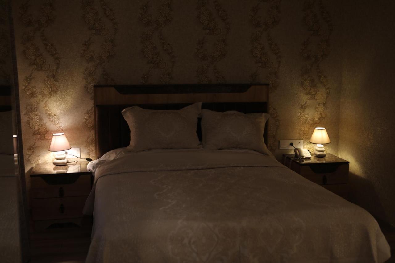 Midcity Hotel Baku Ngoại thất bức ảnh